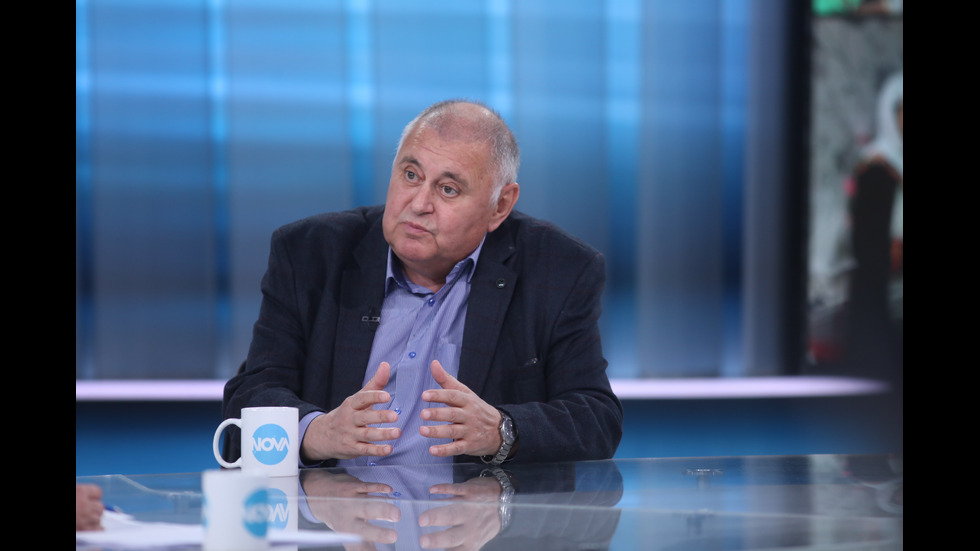 ЗАД КАДЪР: Изборният ден по NOVA В СНИМКИ