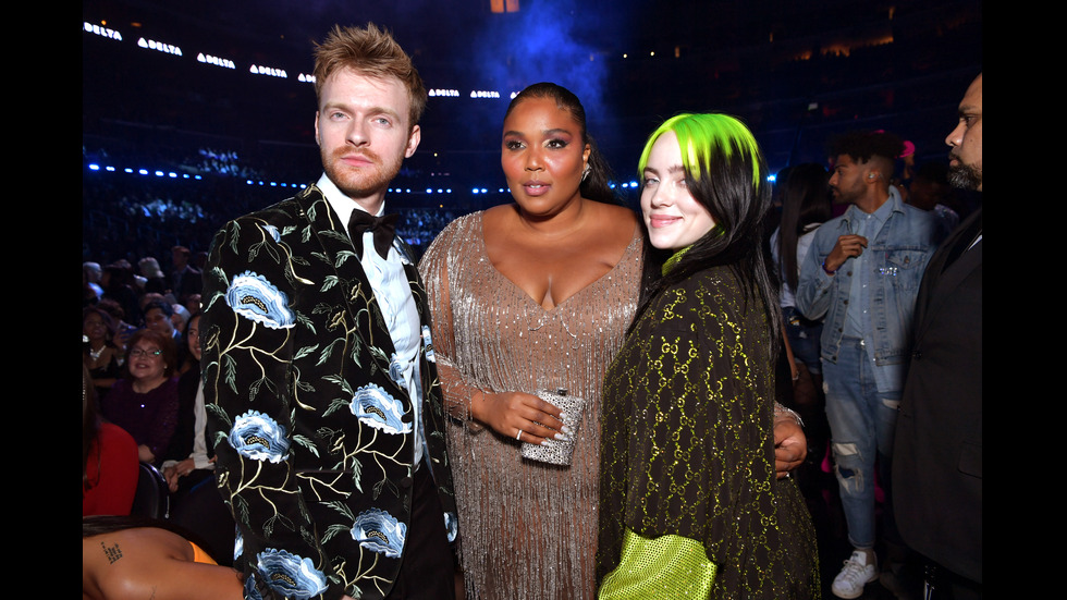 Стил и сексапил завладяха червения килим на наградите „Грами”