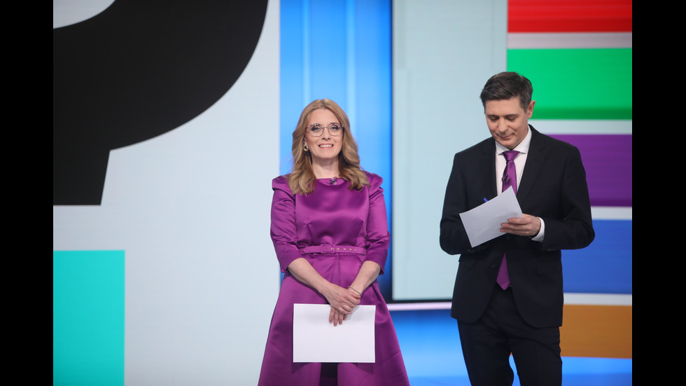 ЗАД КАДЪР: Изборният ден по NOVA В СНИМКИ