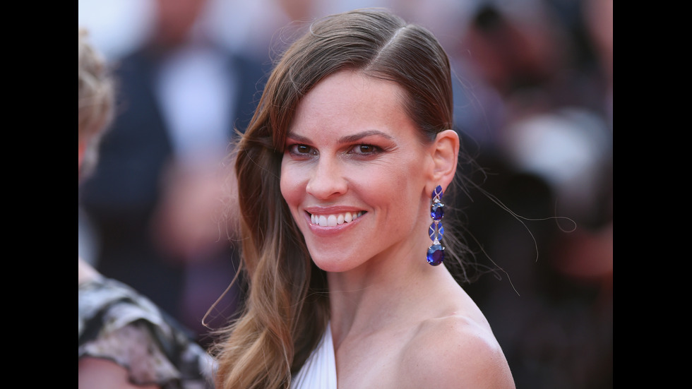 В ИМЕТО НА РОЛЯТА: Звездите, „сменили” пола си на екрана