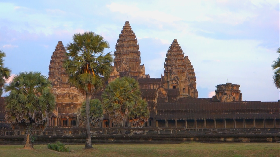“Без багаж“ с нова вълнуваща поредица за Камбоджа
