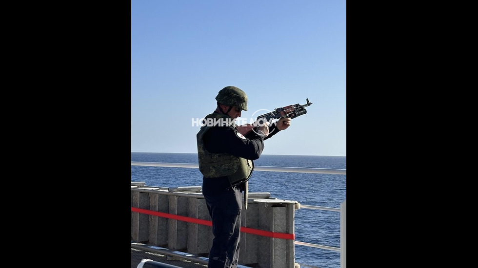 Полярният ни кораб плава сред пирати на път за Антарктика