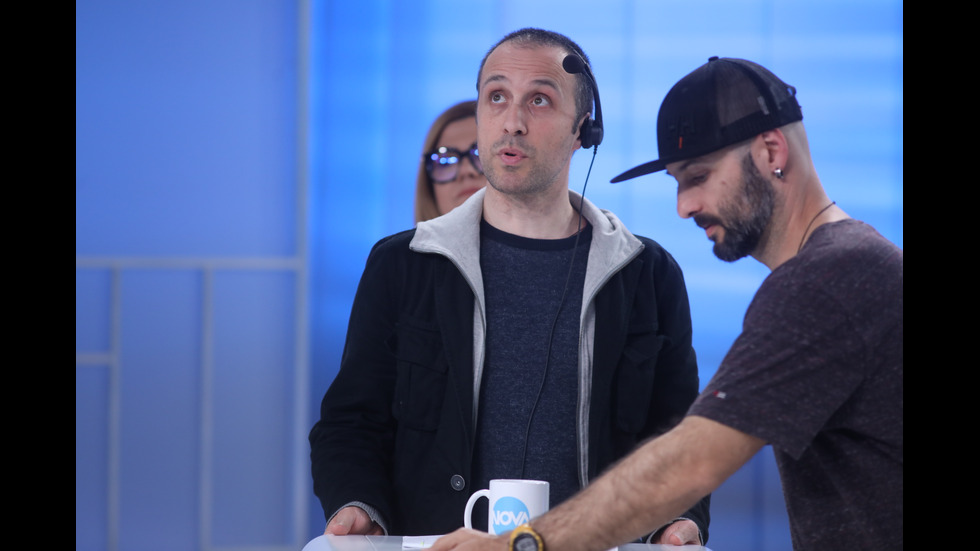 ЗАД КАДЪР: Изборният ден по NOVA В СНИМКИ