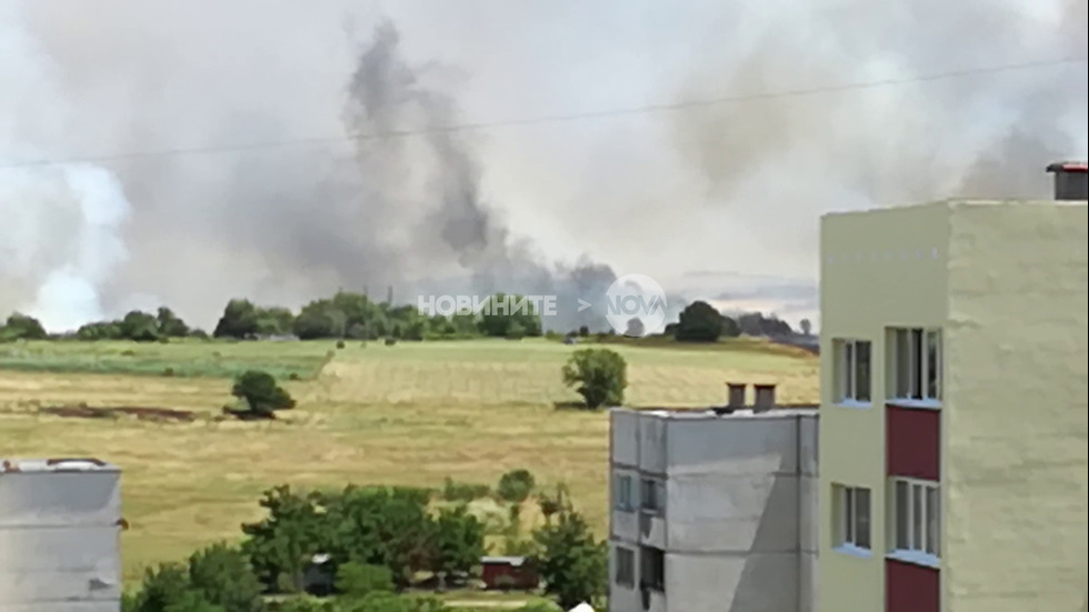 Голям пожар до блокове в Плевен