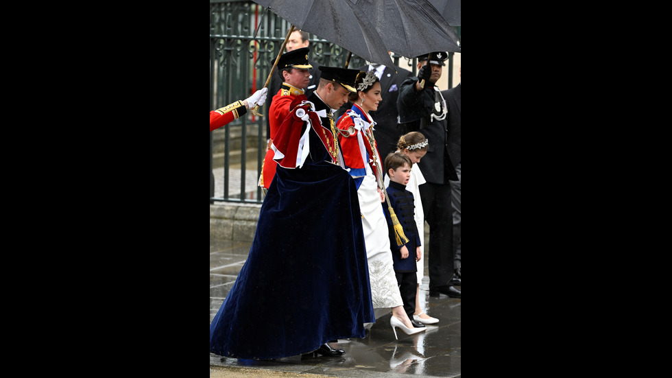 Семейството на принц Уилям и принцеса Кейт на коронацията на краля