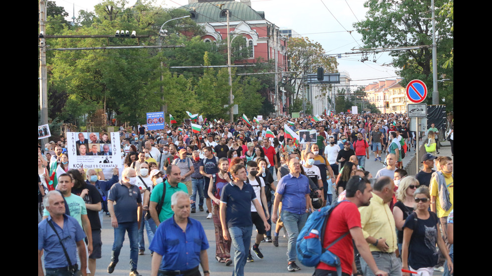 ДЕН ОСМИ: Протестите с искане за оставка на кабинета продължават