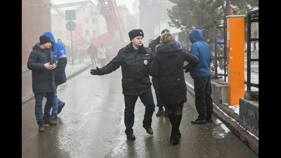 Жертви и ранени при пожар в мол в Русия