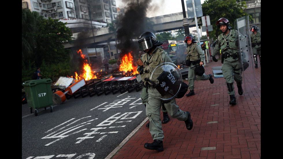 Полицията в Хонконг използва сълзотворен газ срещу демонстранти