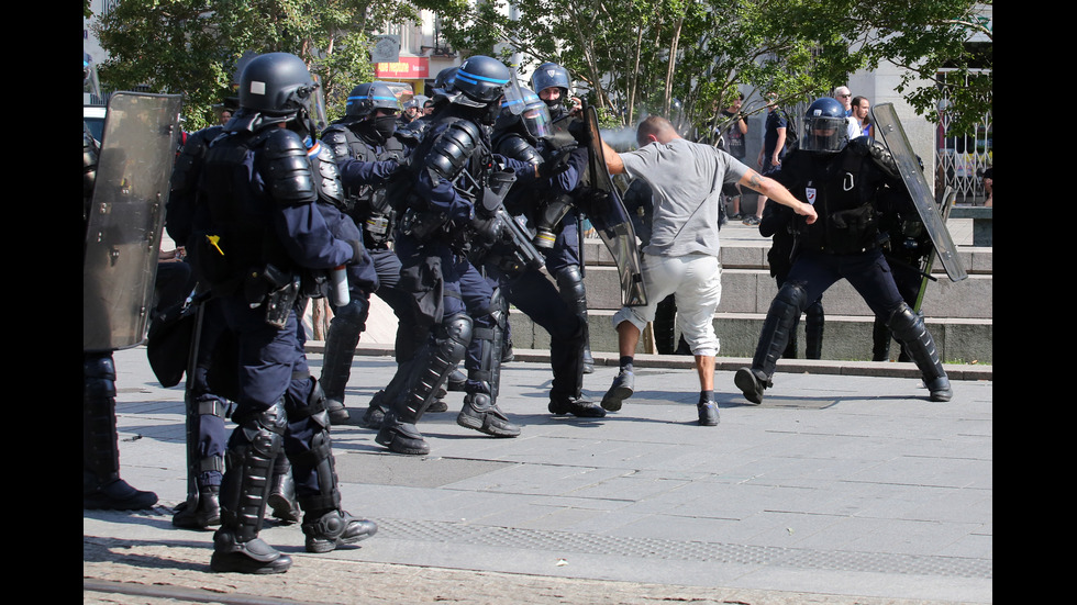 Сблъсъци между полиция и демонстранти на протест за смъртта на младеж в Нант