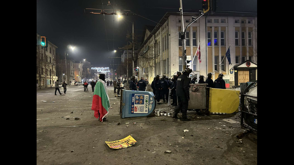 Погром след протеста в центъра на София