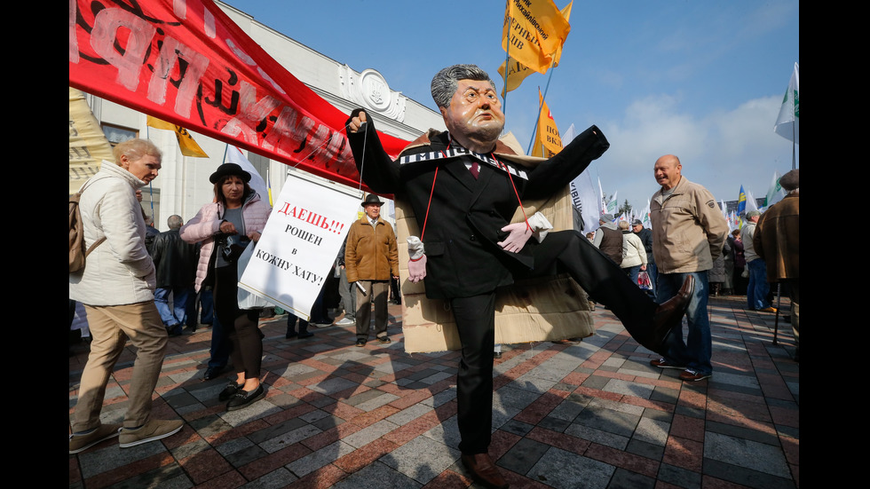 СБЛЪСЪЦИ В УКРАЙНА: Четирима пострадаха по време на протест