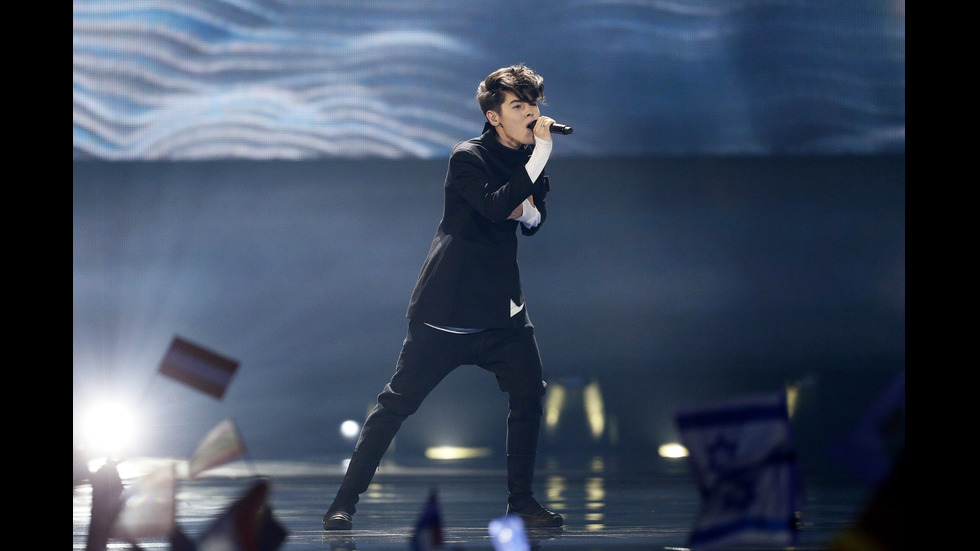Кристиан Костов представи България на втория полуфинал на "Евровизия"
