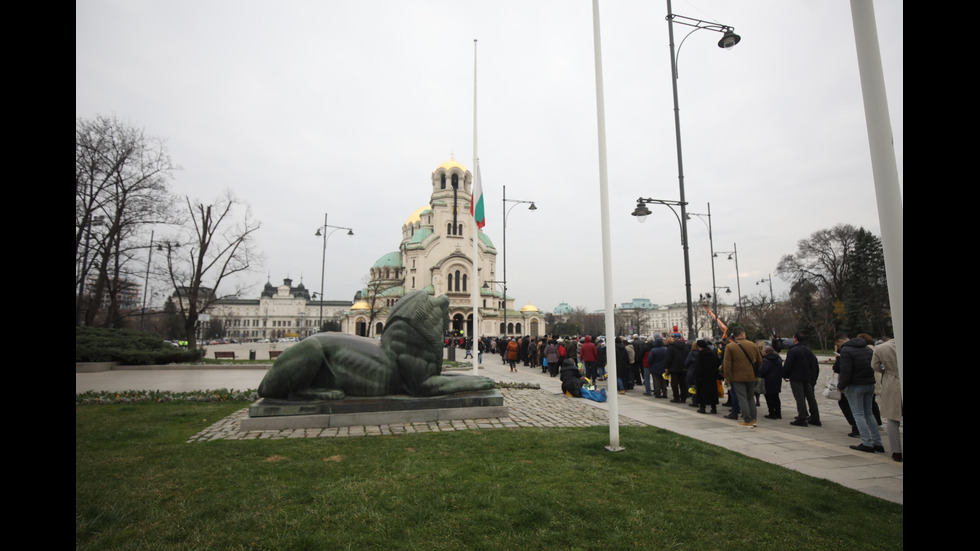 Изложиха за поклонение тленните останки на патриарха в „Св. Александър Невски”