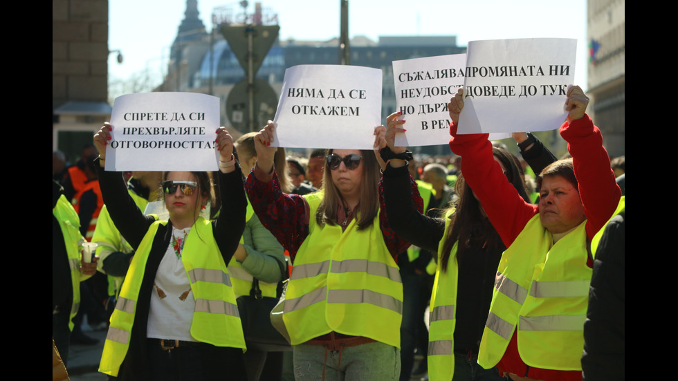 Пътни строители излизат отново на протест