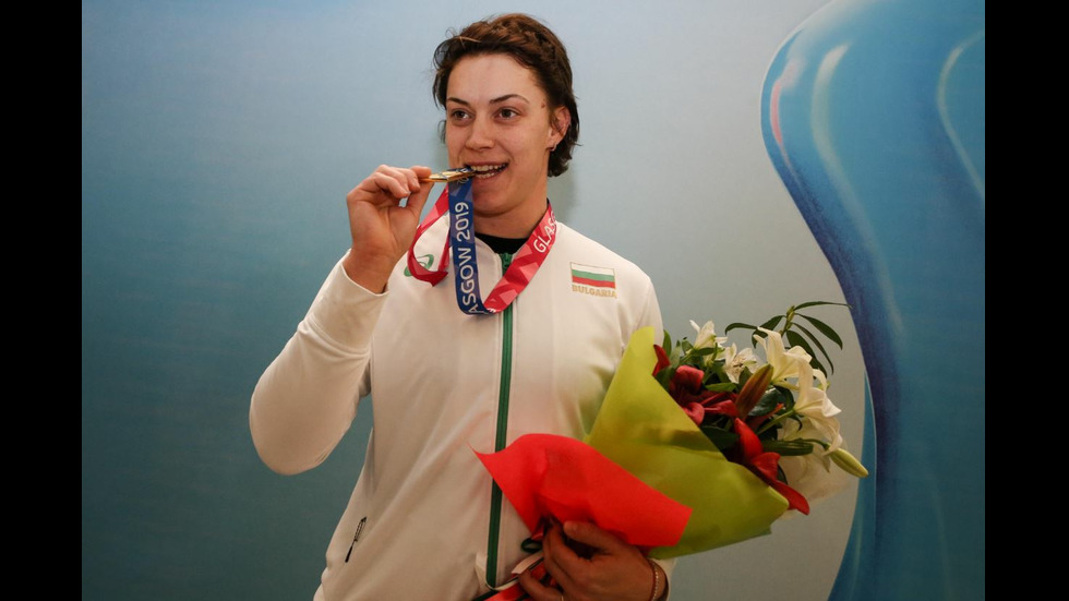 Европейската шампионка Радослава Мавродиева се прибра в България