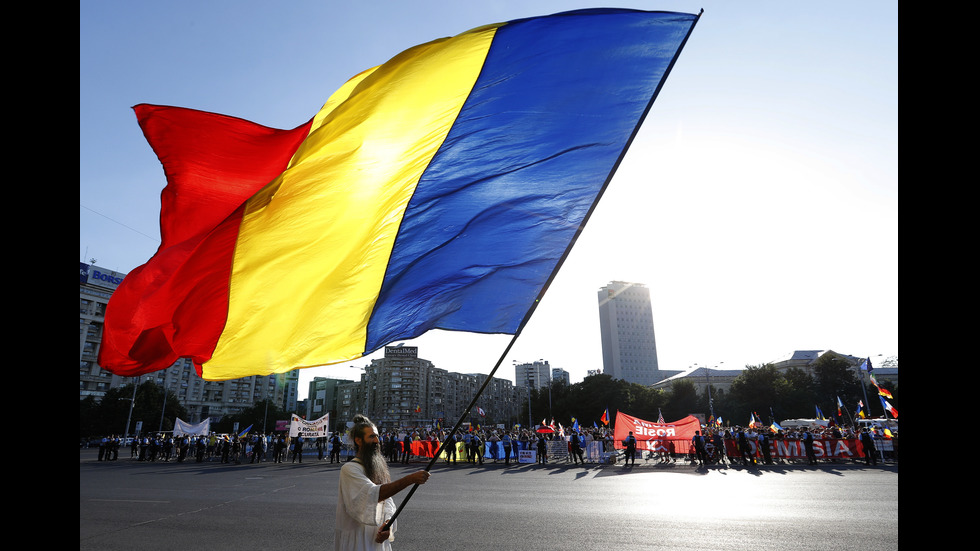 Десетки хиляди се събраха на втората антиправителствена демонстрация в Букурещ