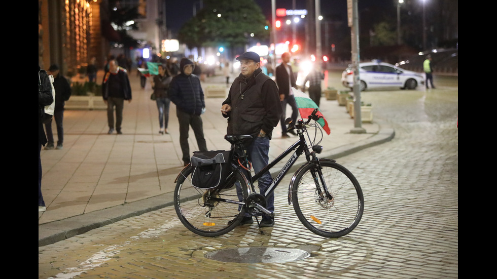 96-а вечер на протести в София