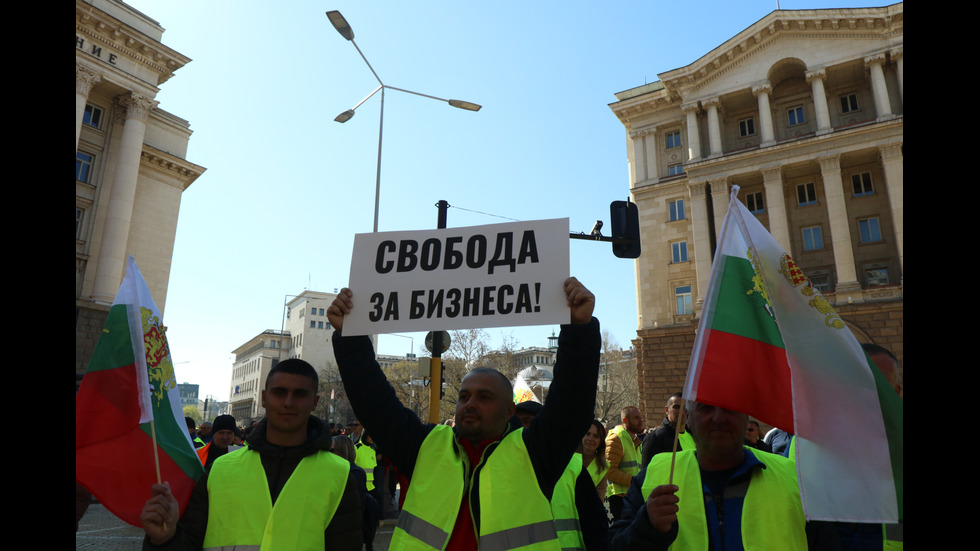 Пътни строители излизат отново на протест