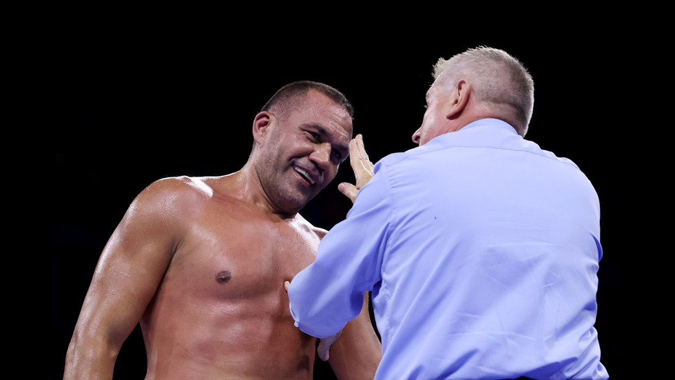 Кобрата срещу Чисора в мач за интернационалната титла на WBA