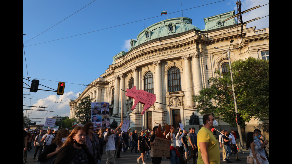 ДЕН ОСМИ: Протестите с искане за оставка на кабинета продължават