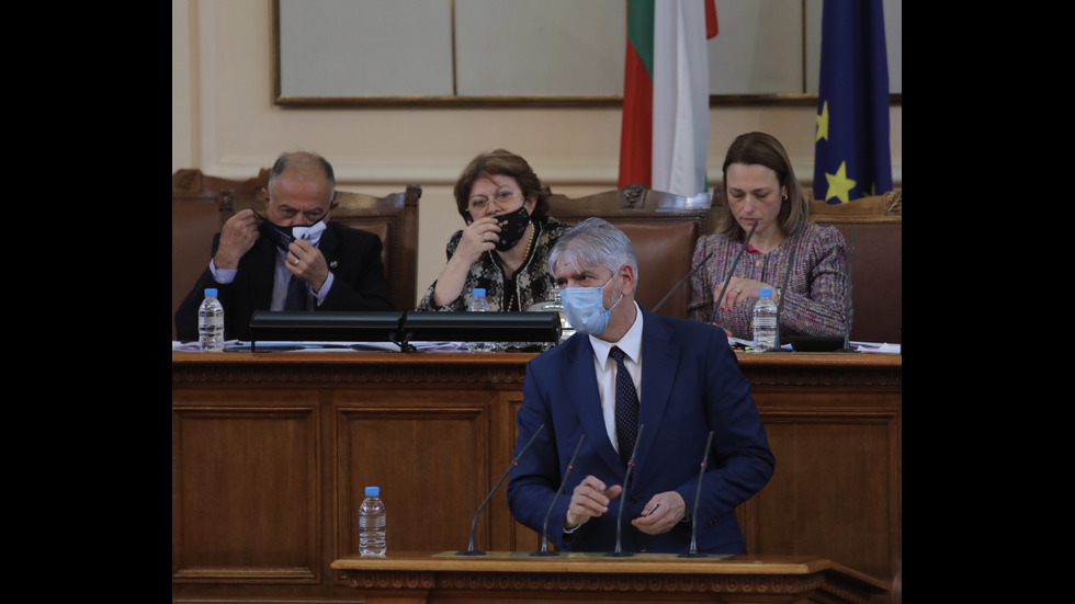Бурни дебати в първия работен ден на новото Народно събрание