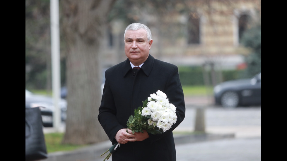 Близки и приятели се простиха с Нора Ананиева
