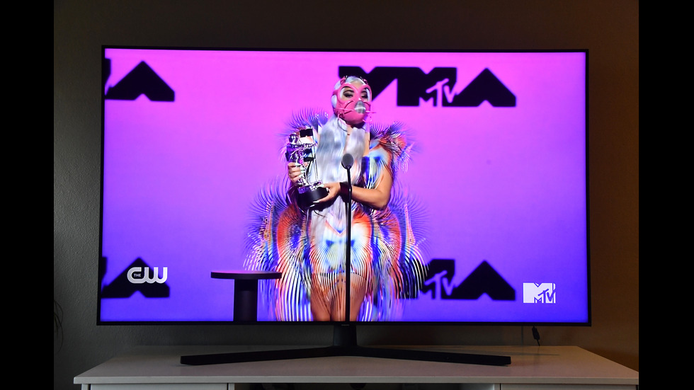 Лейди Гага със завидна колекция от маски на наградите на MTV