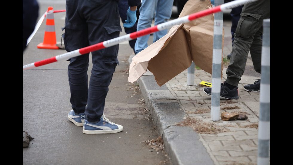 Намушкаха трима мъже в София, задържана е жена