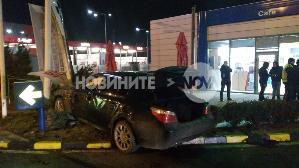 Тежка катастрофа с три коли на Околовръстното в София