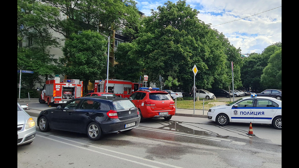 Пожар в жилищен блок в София