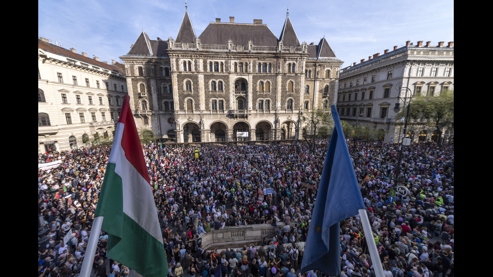 Протести в Унгария срещу изборната победа на Орбан