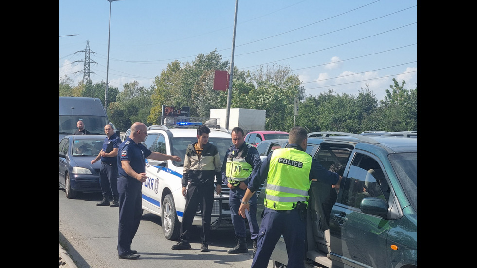 Полицаи хванаха мигранти край езерото Вая