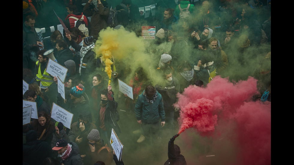 Продължава националната стачка във Франция, транспортен хаос обхвана страната