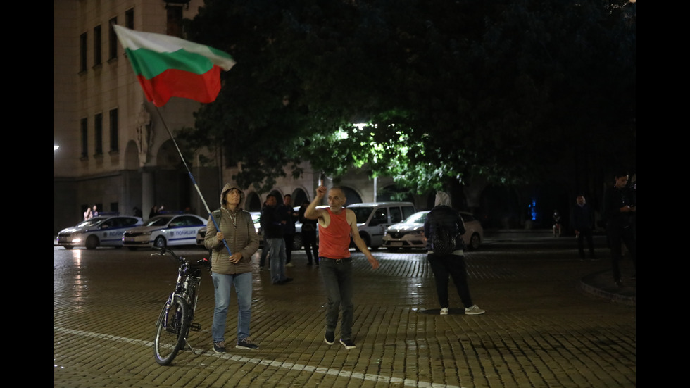 83-а вечер на протести в София