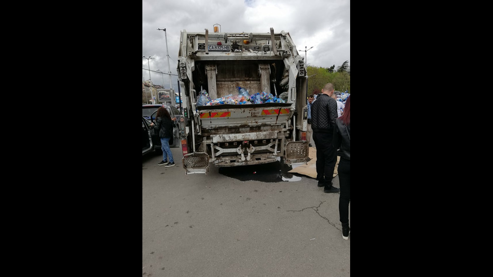 Събират милиони капачки за бъдещето на недоносените деца