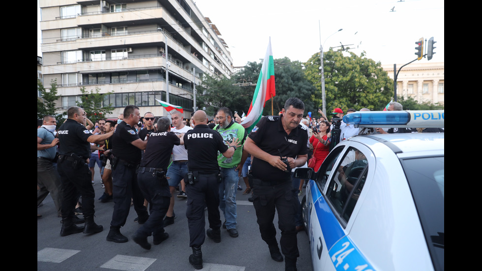 Три протеста в "Триъгълника на властта"