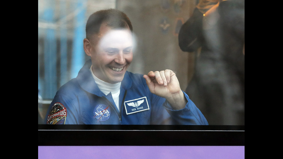 Пилотиран руски космически кораб лети към МКС