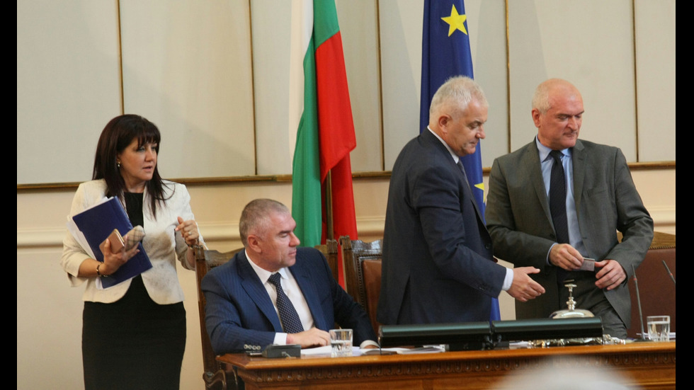 Депутатите отхвърлиха оставката на Главчев