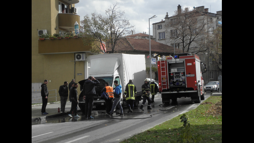 Камион се запали в движение в Благоевград