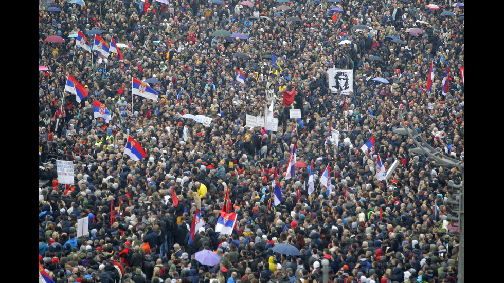 Започна многохилядният митинг срещу Вучич в Белград