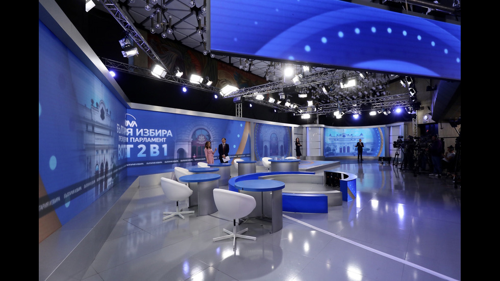 ЗАД КАДЪР: Изборното студио на NOVA
