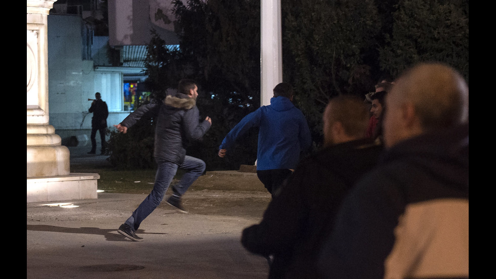 Няколко хиляди души излязоха отново по улиците на Скопие