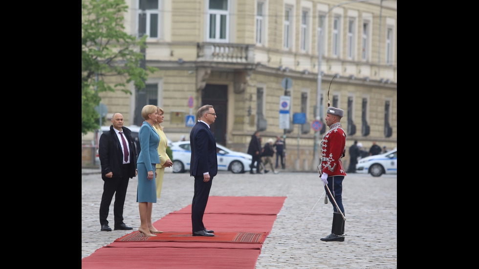 Президентът на Полша пристигна у нас