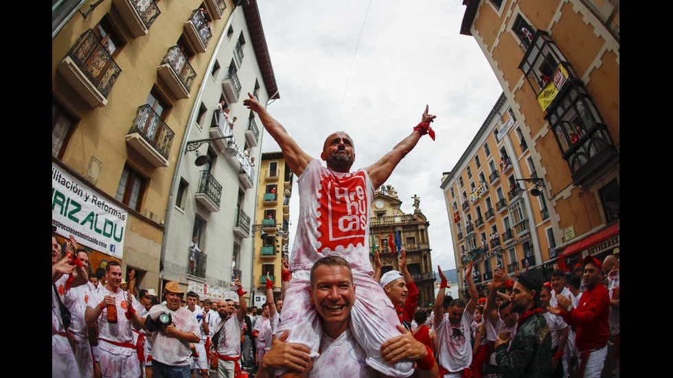 Отново надбягване с бикове в Памплона