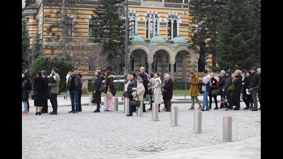 Изложиха за поклонение тленните останки на патриарха в „Св. Александър Невски”