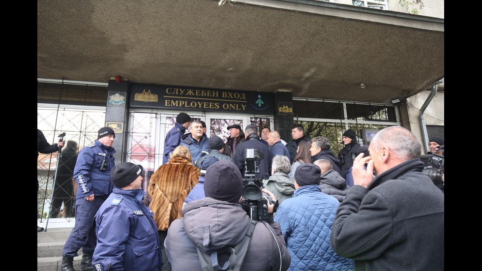 Фермери и животновъди отново излизат на протест