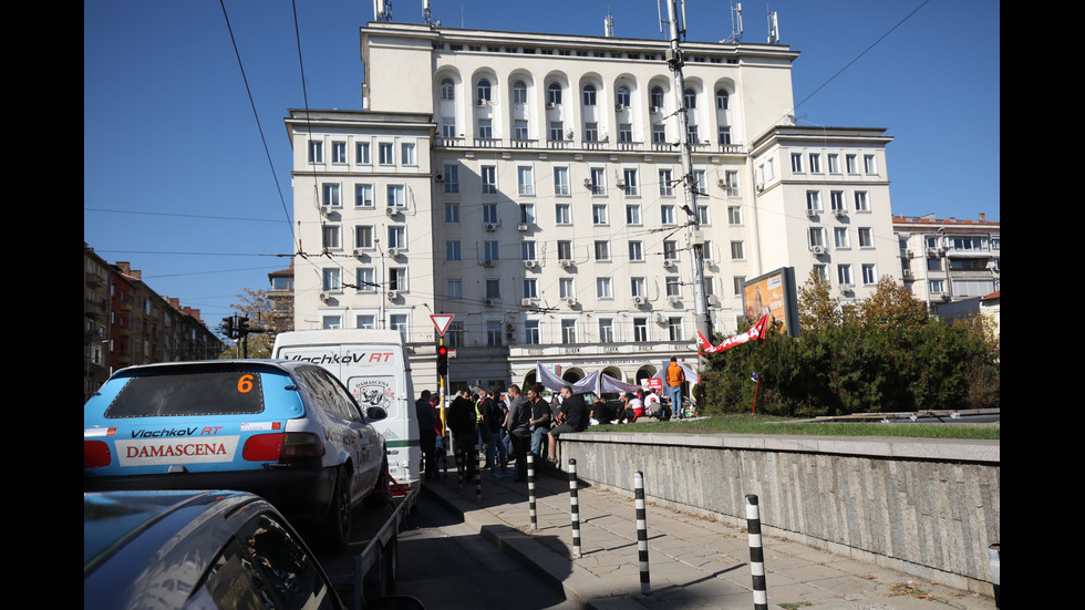 Протестиращи искат оставката на Весела Лечева