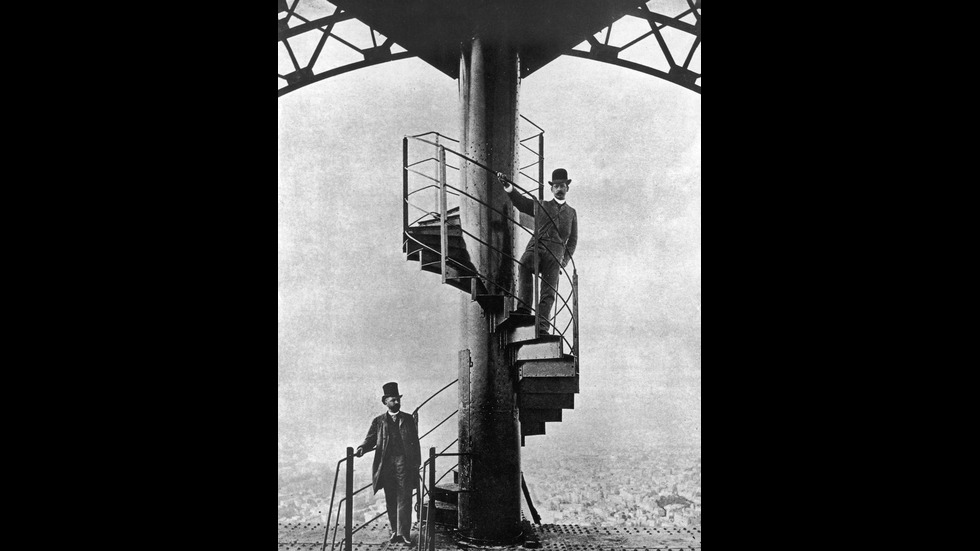 Строежът и преобразяванията на Айфеловата кула (ИСТОРИЧЕСКИ СНИМКИ)