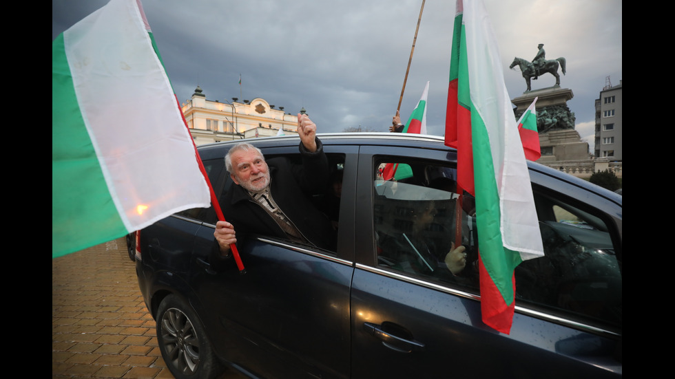 Автопоход на „Величие“: Протест в деня на извънредното заседание на НС