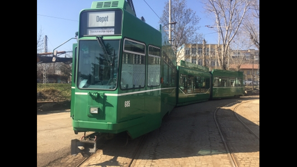 Швейцарски трамваи тръгват по улиците на София